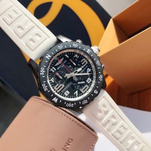 Breitling Super Clone Replica Uhren: Perfekte 1:1 Nachahmung in Karbon 1100106024 - front view