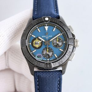 Breitling Avenger Replica Uhren AAA+ Qualität mit Super Clone Uhrwerk 1062443682 - front view
