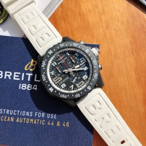 Breitling Super Clone Replica Uhren: Perfekte 1:1 Nachahmung in Karbon 1100106024 - side view