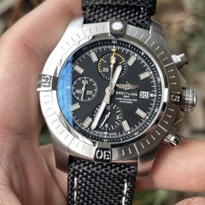 Breitling Avenger B01 Chronograph 45 Super Clone Replica Uhren - Top Qualität 1039171856 - side view