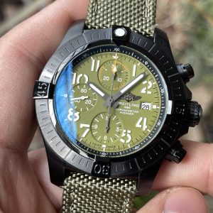 Breitling Avenger B01 Chronograph 45 Super Clone AAA+ Replica mit Schweizer Uhrwerk 1039171979 - side view
